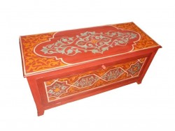 Unique decorating idea trunk *...ON SALE!